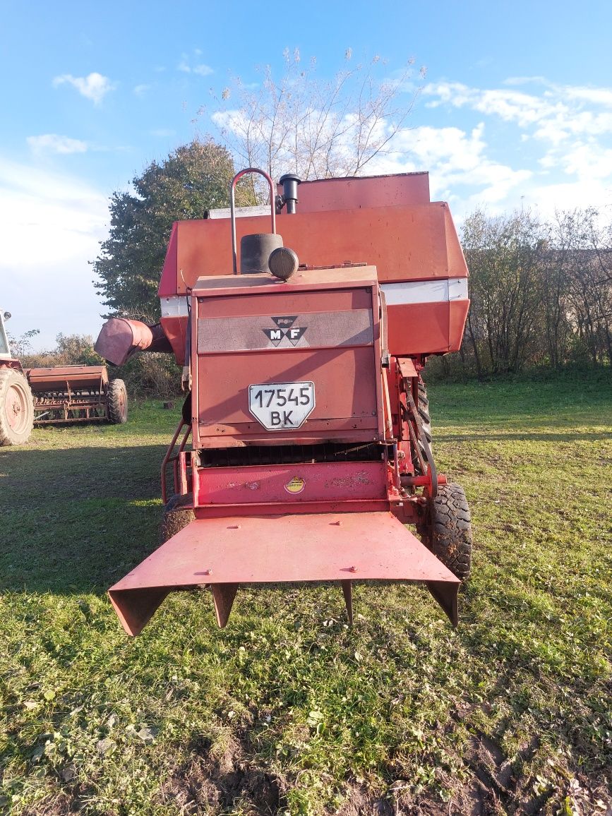 Комбайн Massey Ferguson 186