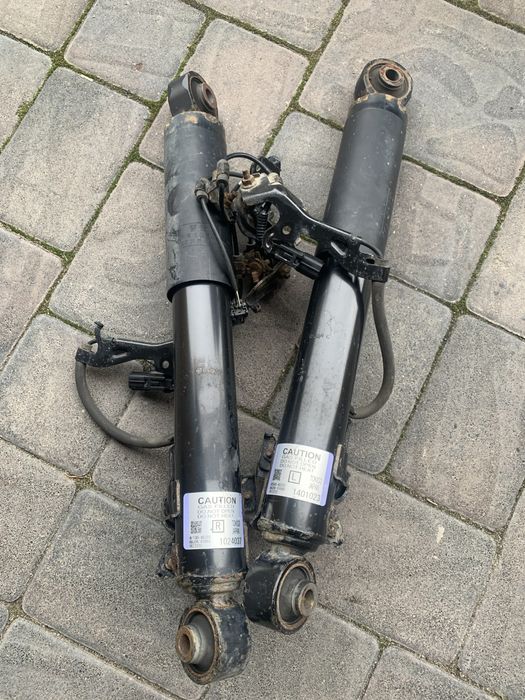 Лексус RX 350 450 16-22р задні стойки амортизатори з підсиленням
