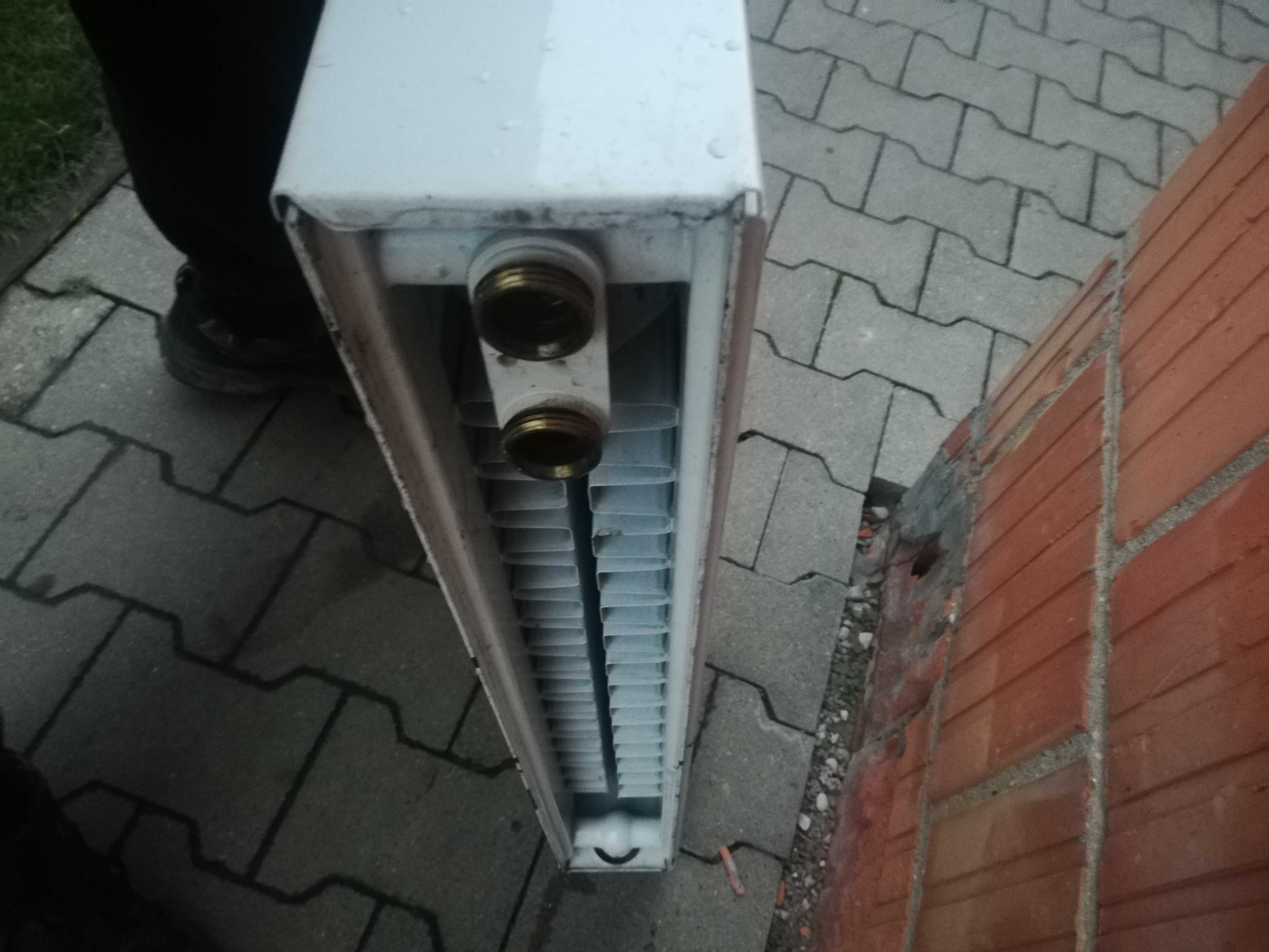 grzejniki z dolnym zasilaniem