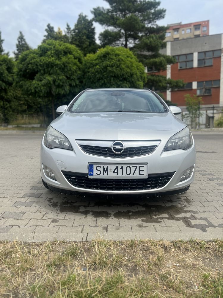 Opel Astra J IV 1.7 Cdti 110km