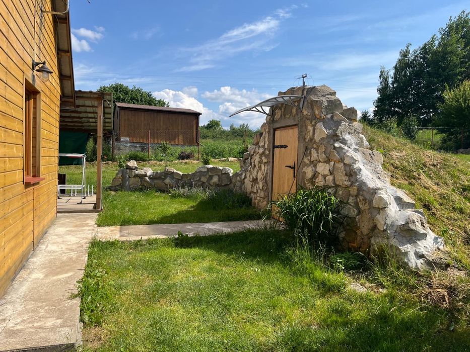 Domek do wynajęcia na dużej działce do użytku na wyłączność (z psami)