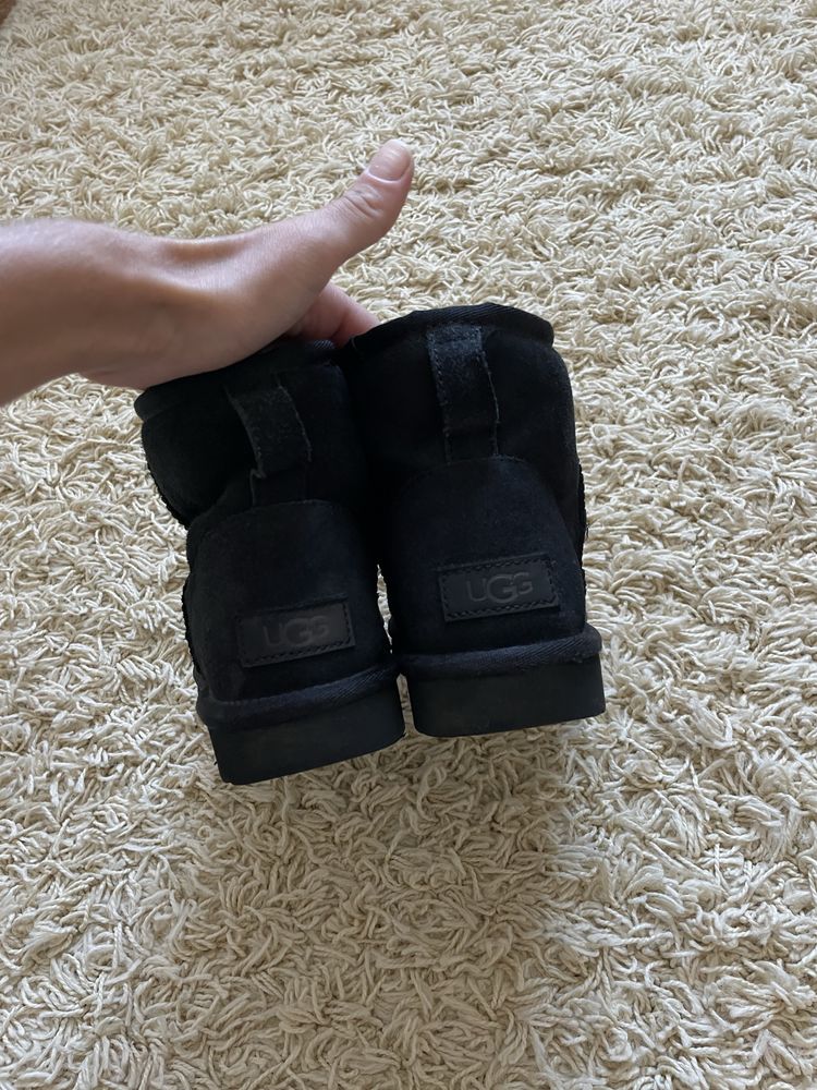 Продам ugg mini оригінал