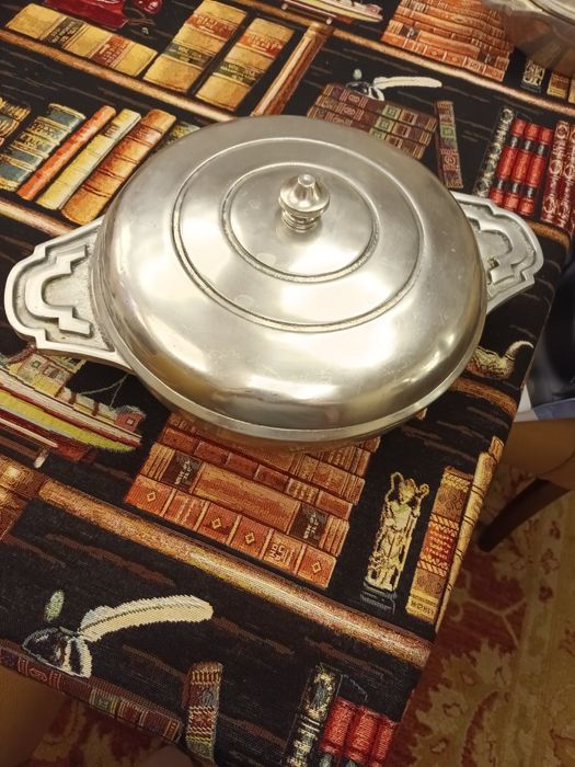 Bonitas travessas redondas com tampa (forno)