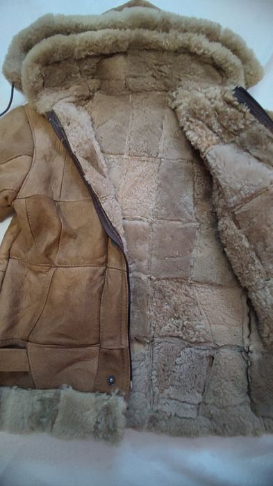 Косуха хлопчача натуральна шкіра, овчина. Не важка, капюшон. Від  134