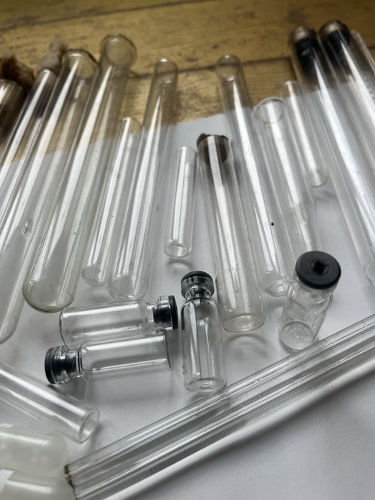 Lote de material de química com tubos de ensaio etc