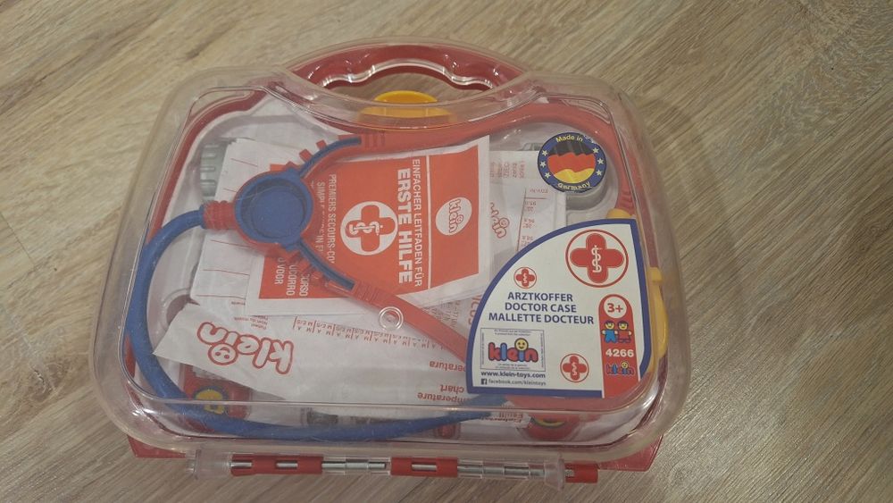 Ігровий дитячий набір лікаря Klein