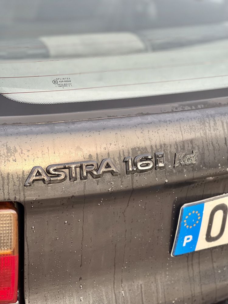 Opel Astra 1.6i GT
