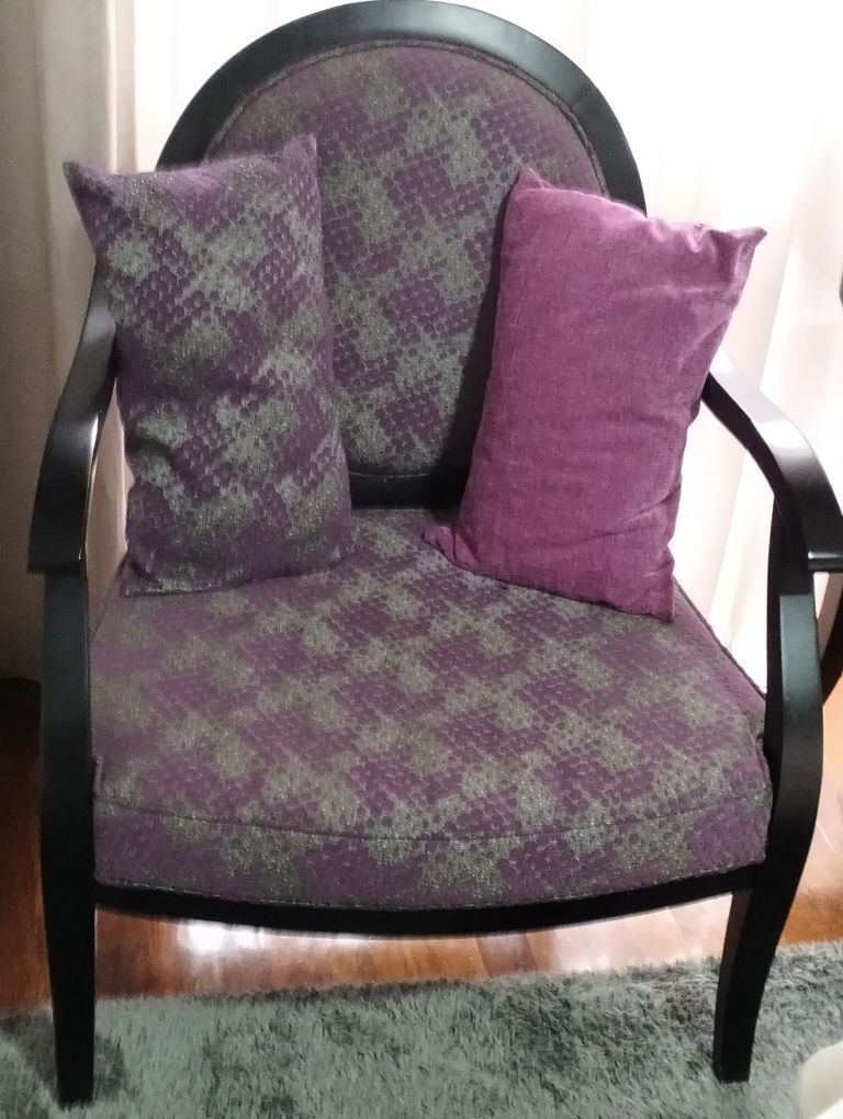 Vendo 2 cadeirões. Bom preço