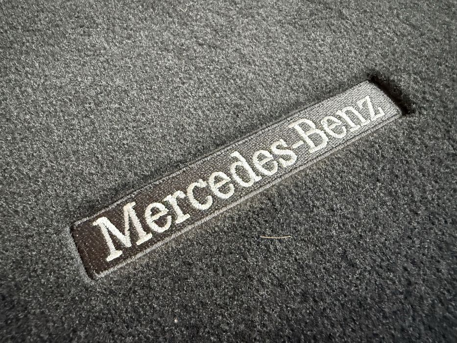 Nowe oryginalne welurowe dywaniki mercedes C klasa w205 OE