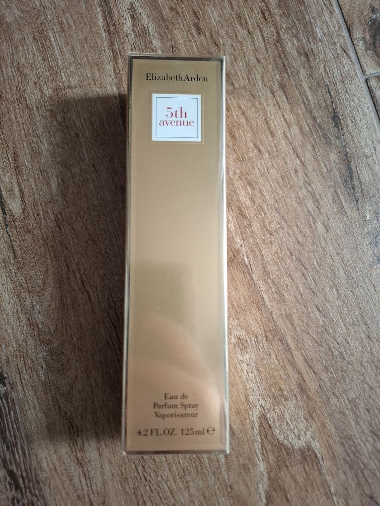 Woda perfumowana dla kobiet Elizabeth Arden 5th Avenue 125 ml