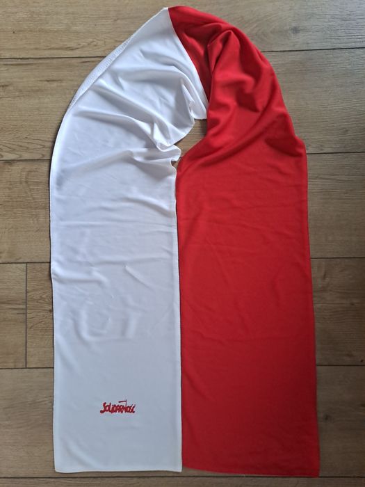 Szalik bialo czerwony z napisem Solidarność