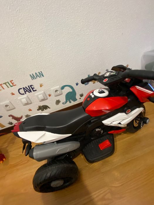 Motocicleta elétrica infantil