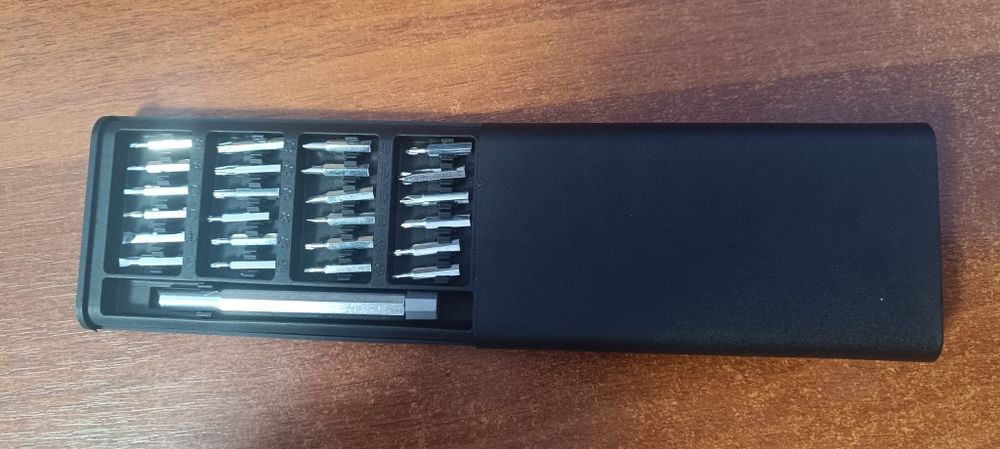 Універсальний набір викруток