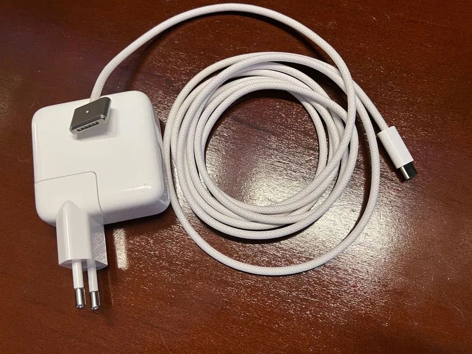 Oryginalny Zasilacz Apple USB‑C o mocy 35 W, plus oryginalny Przewód