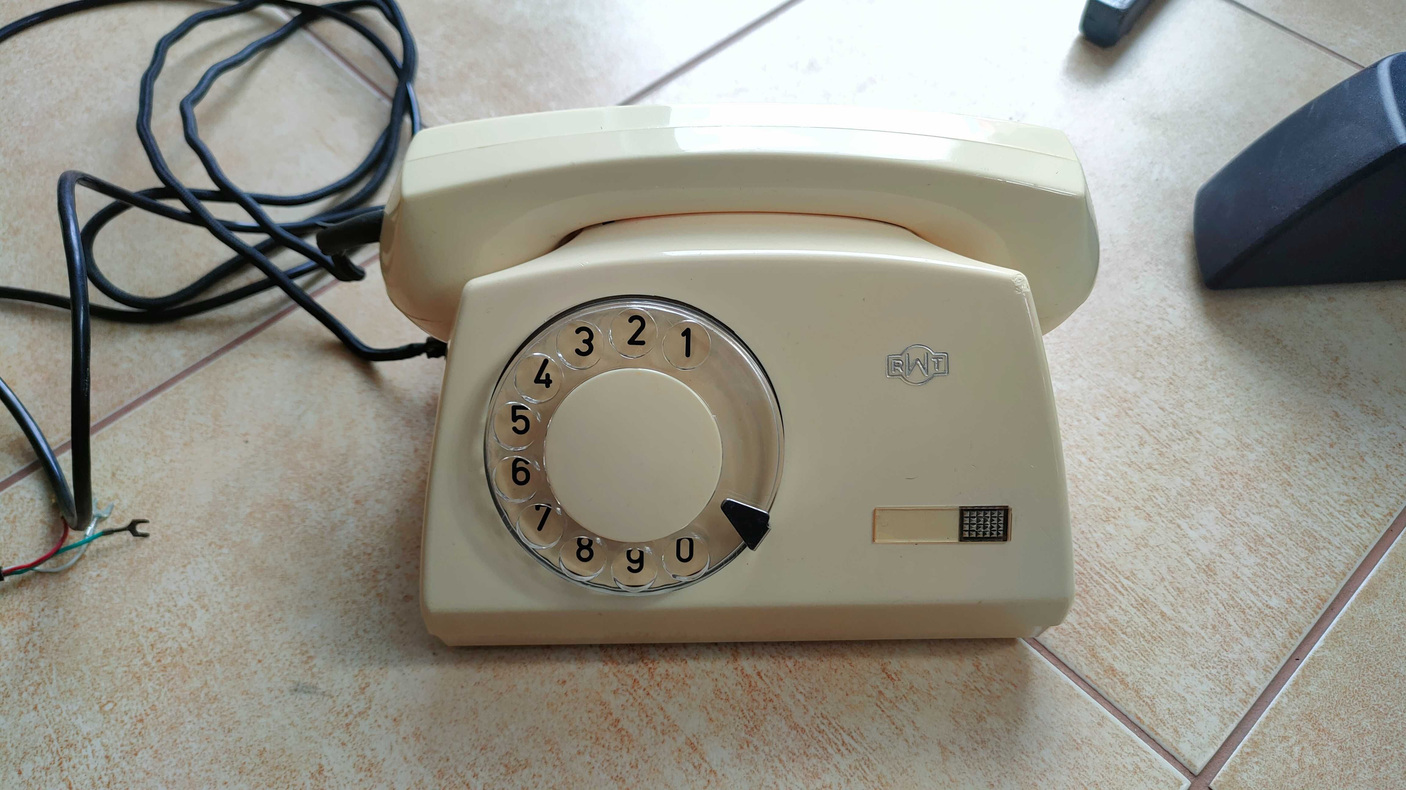 Stary telefon tarczowy RWT PRL