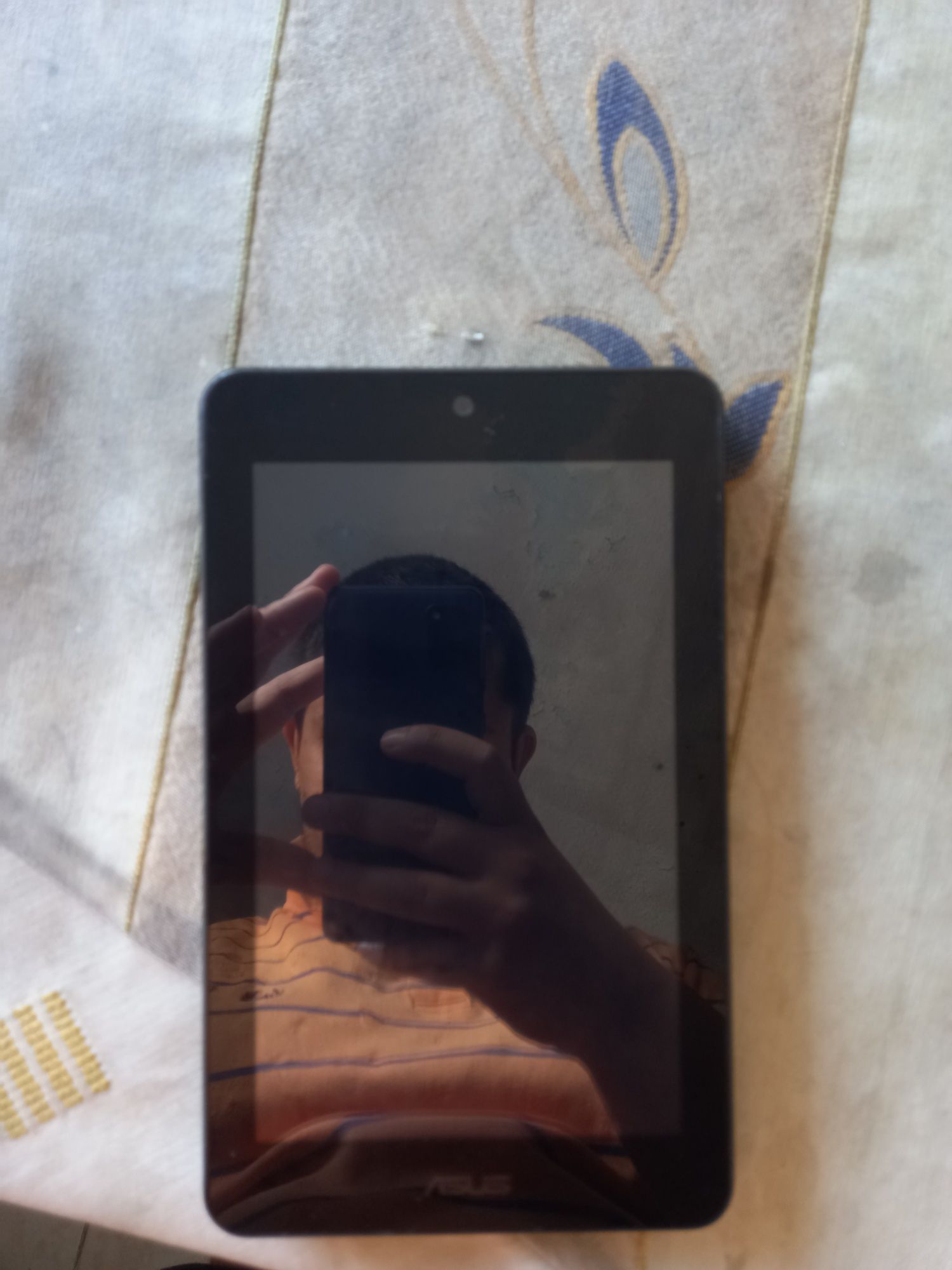Tablet Asus antigo mas a funcionar 8GB