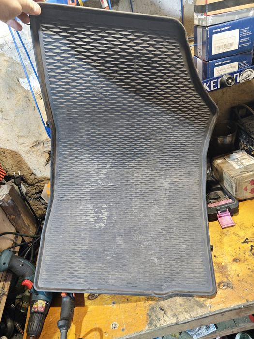 Передні Коврики Рено Сандеро