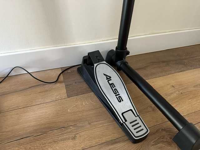 Bateria Eletrónica Alesis Turbo Mesh Kit - Praticamente Nova