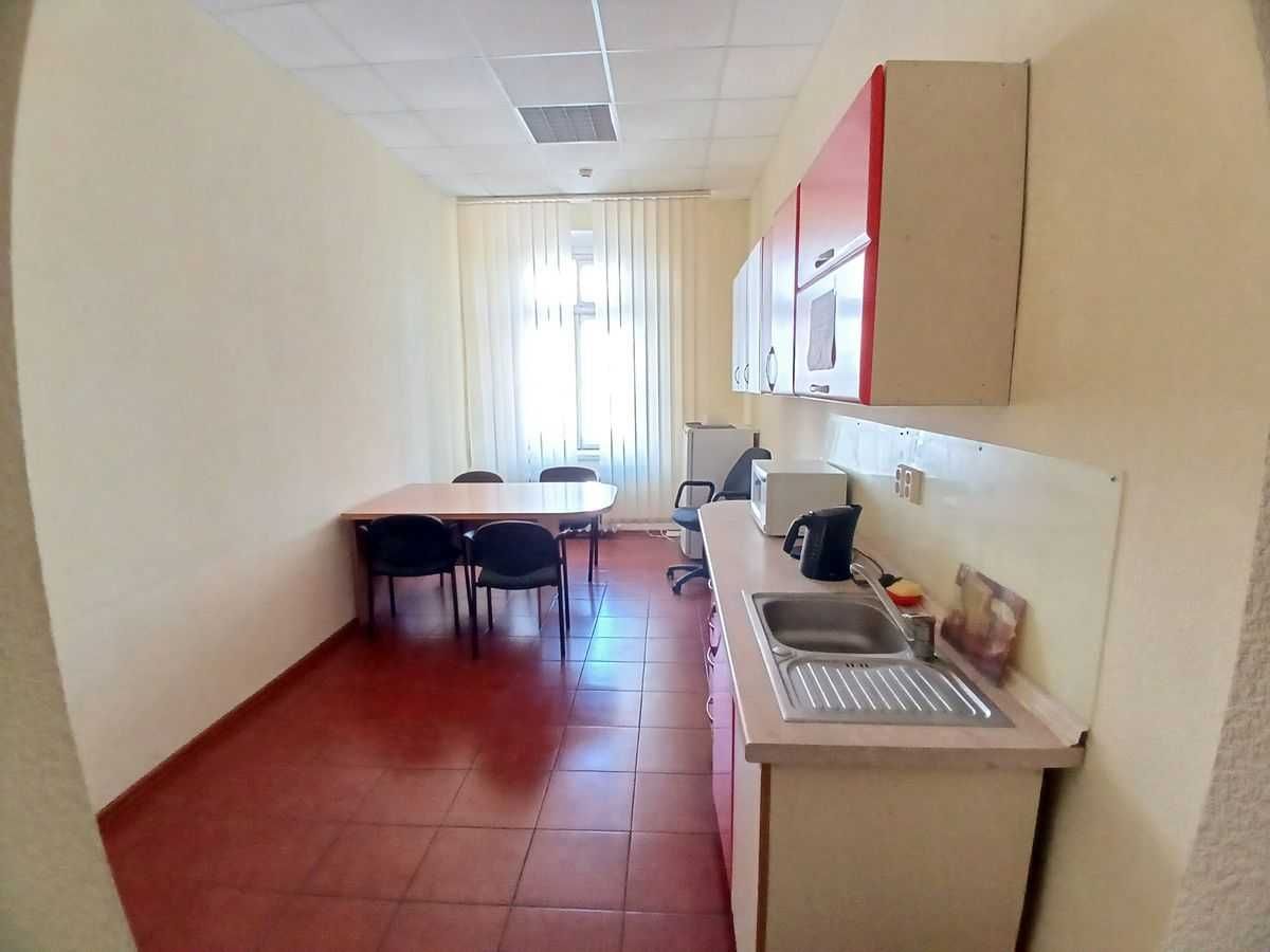 Від власника Окрема будівля 1280 м² Мазепи вул. 10 Метро Арсенальна