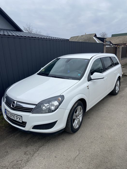Opel Astra h 2010 1.6 бензин