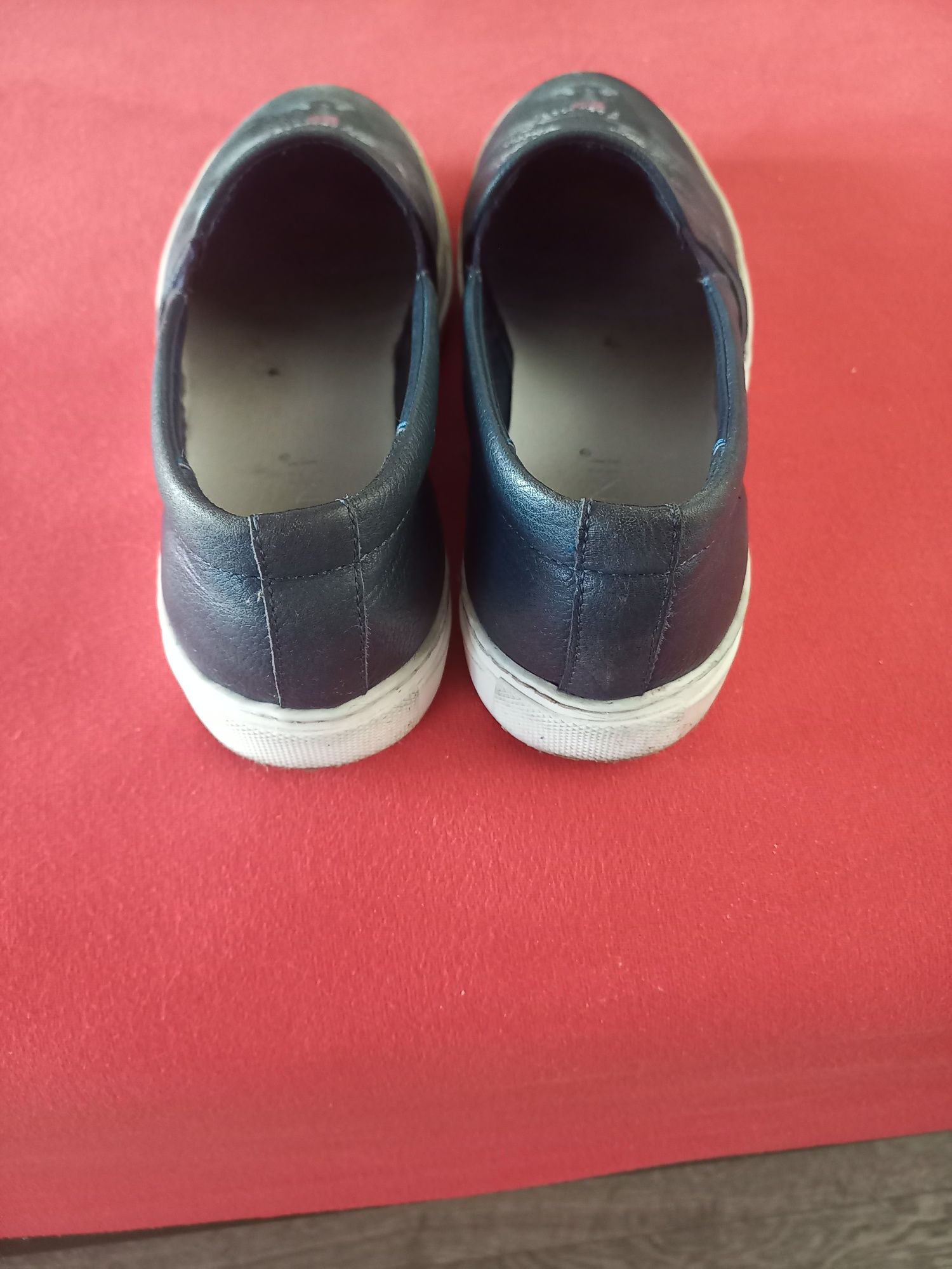 Trampki z wilkiem dziewczece roz. 37