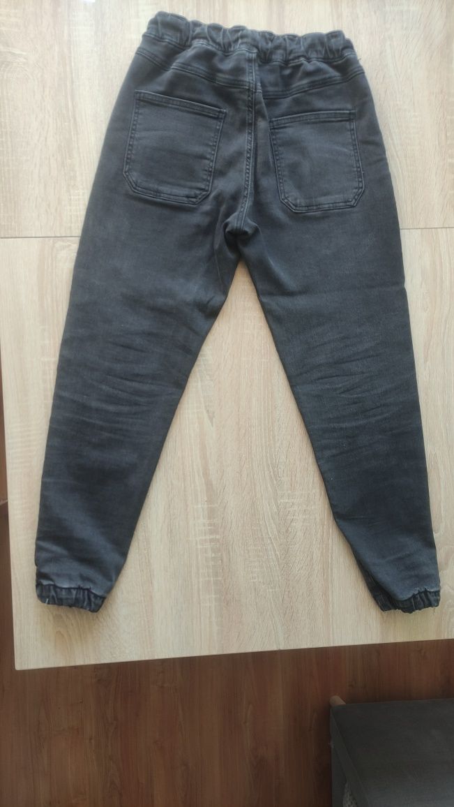 Spodnie jogger Reserved XS