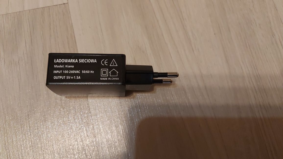Ładowarka sieciowa Kiano 5V 1.5A