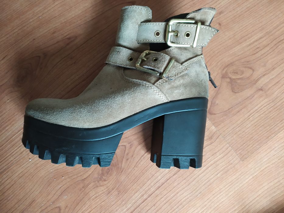 Botas de salto alto NOVAS