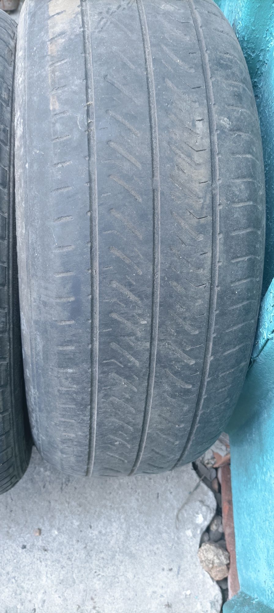 Шини 225/55 r17 4шт 1600 грн