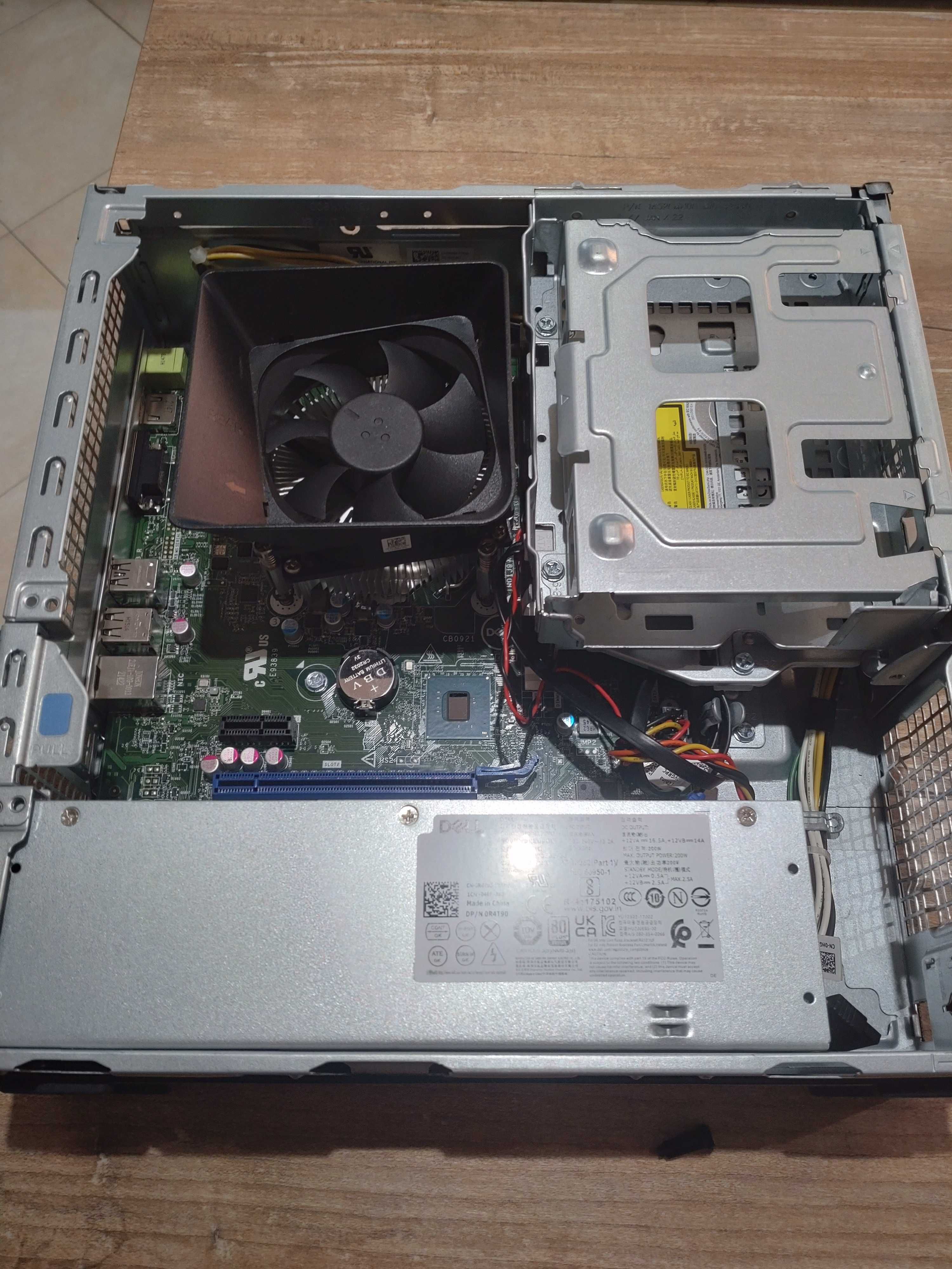 Komputer stacjonarny, i5, 8GB RAM, SSD 512
