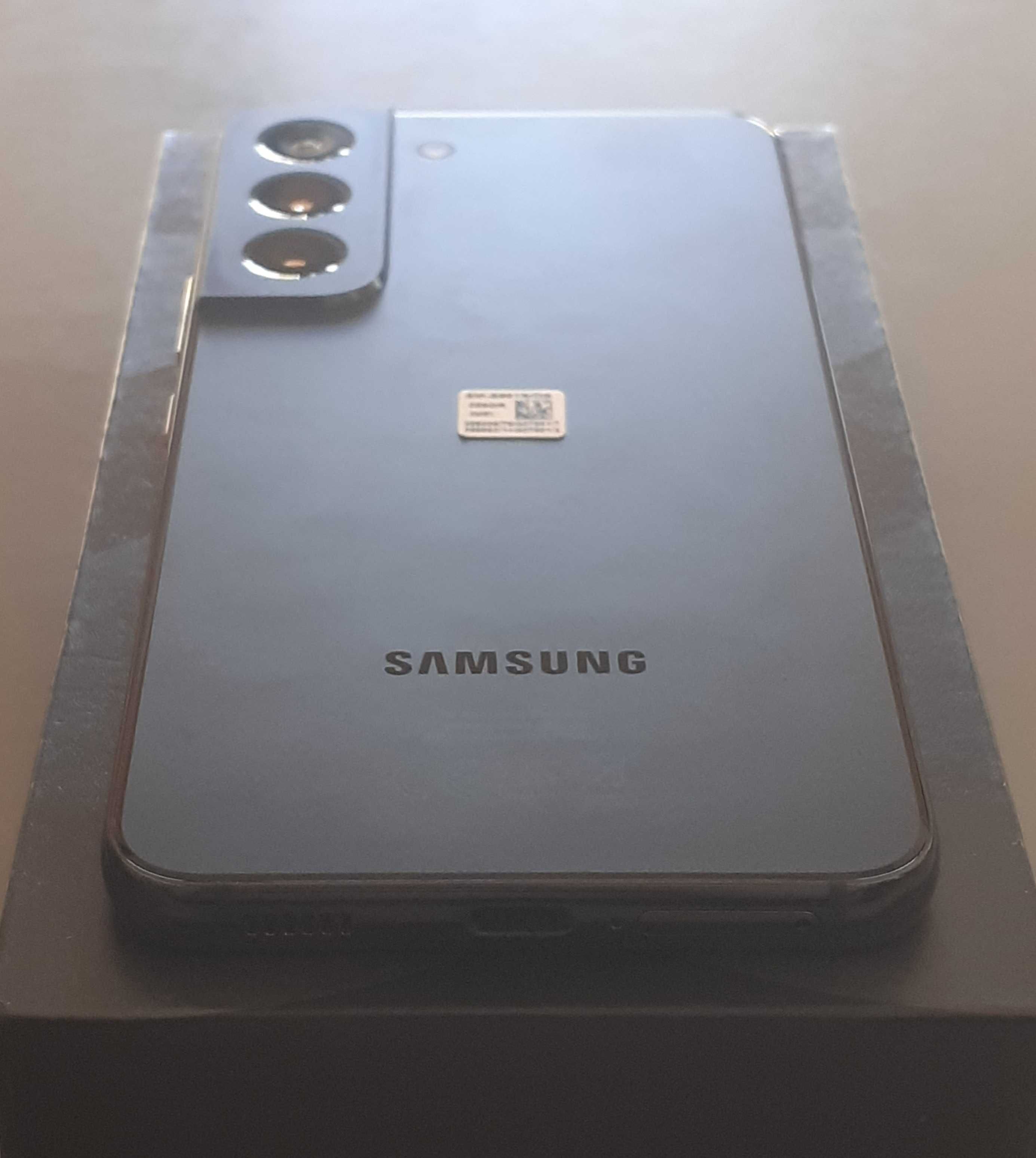 // Samsung Galaxy S22 5G 256GB/8GB Preto - Como Novo