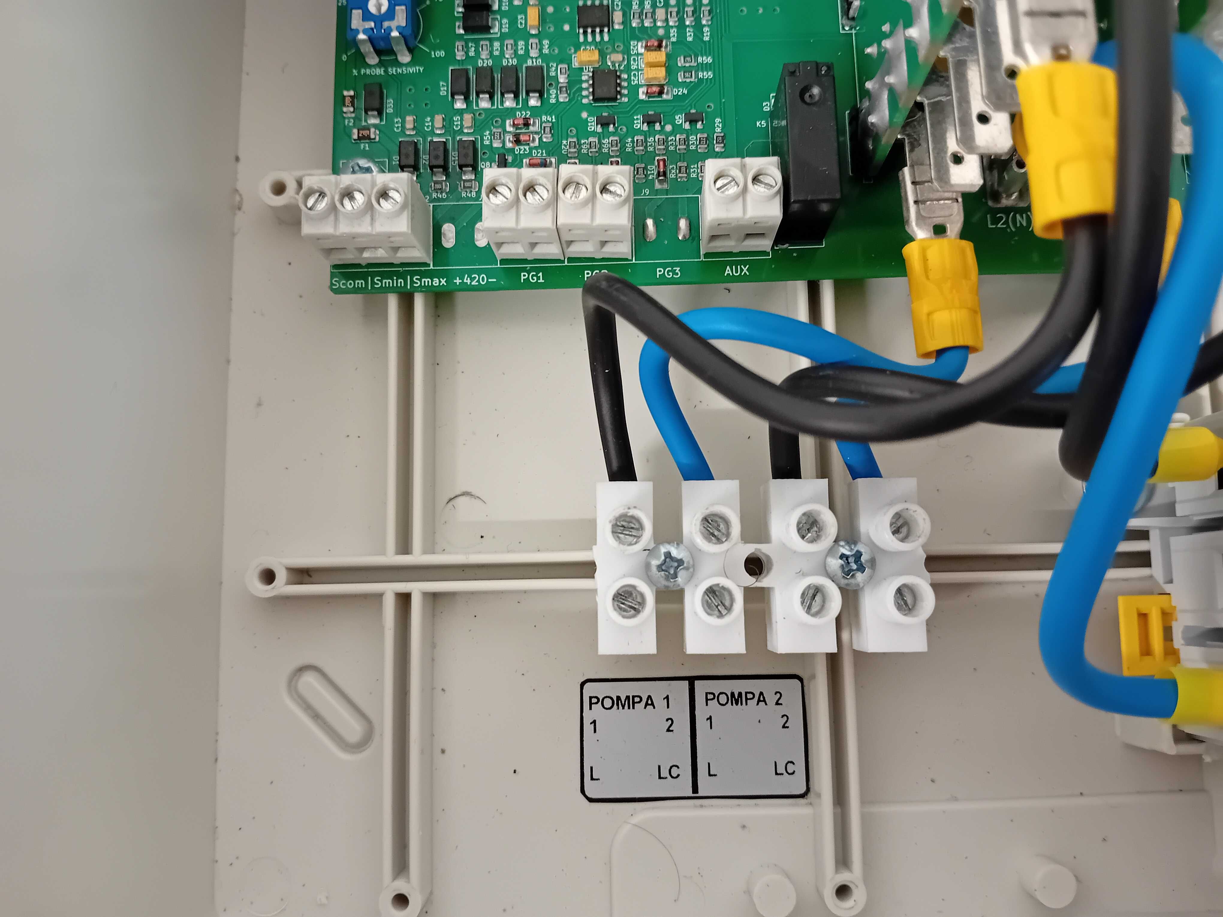jednofazowy kontroler/sterownik dla 2-pomp(silników) 2x0,37-2,2Kw