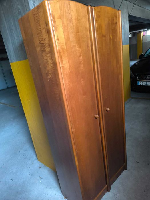 Móveis em cerejeira