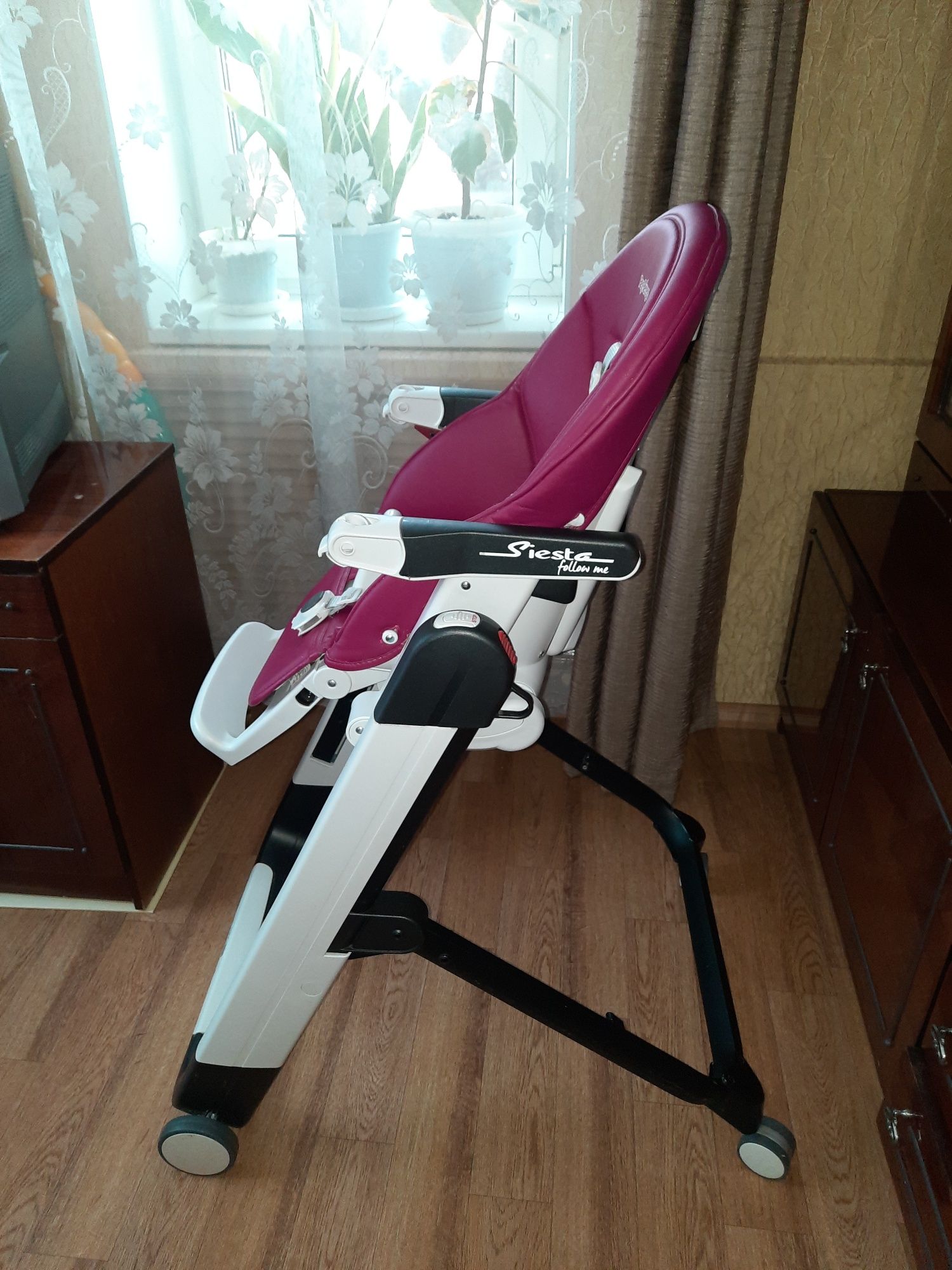 Стул для кормления Peg Perego Siesta Follow  Me Berry.