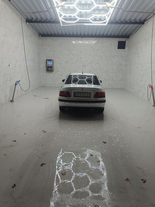 Продам авто mitsubisi carisma.Можливий обмін.