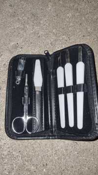 Kit para unhas novo em bolsa