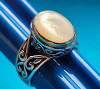 Srebrny stary pierścionek z masą perłową 5,20 gr.pr.925 –przepiękny!