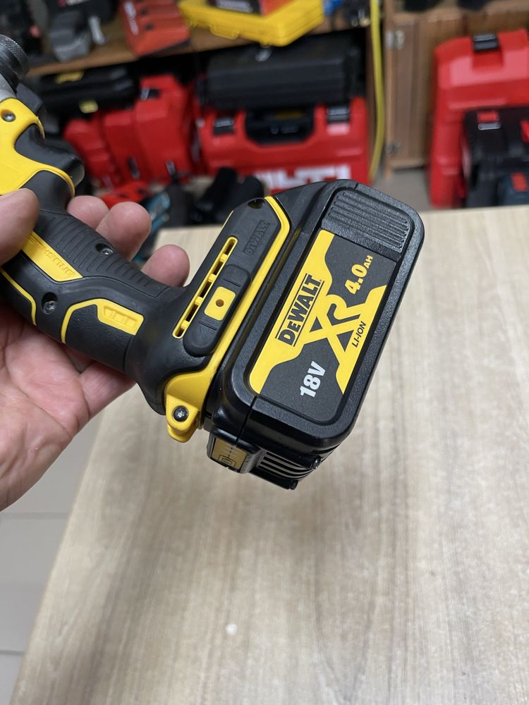 Dewalt DCF787 / вживаний безщітковий імпакт Девольт
