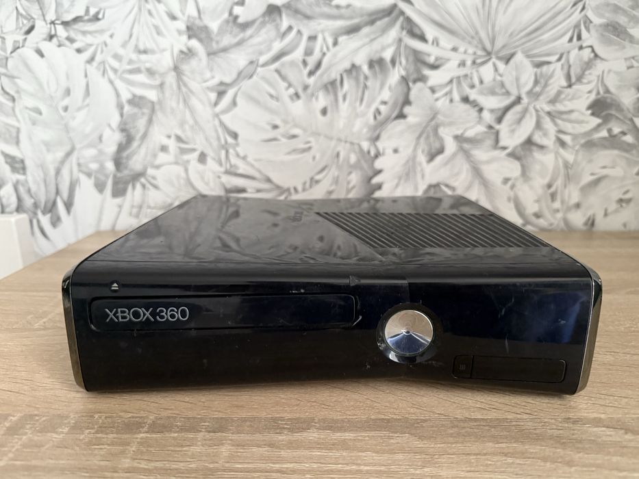 Продам консоль Xbox 360