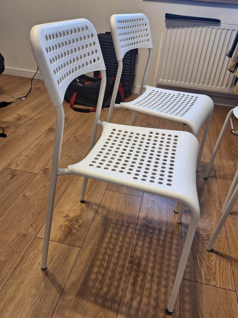 Komplet stół i krzesła