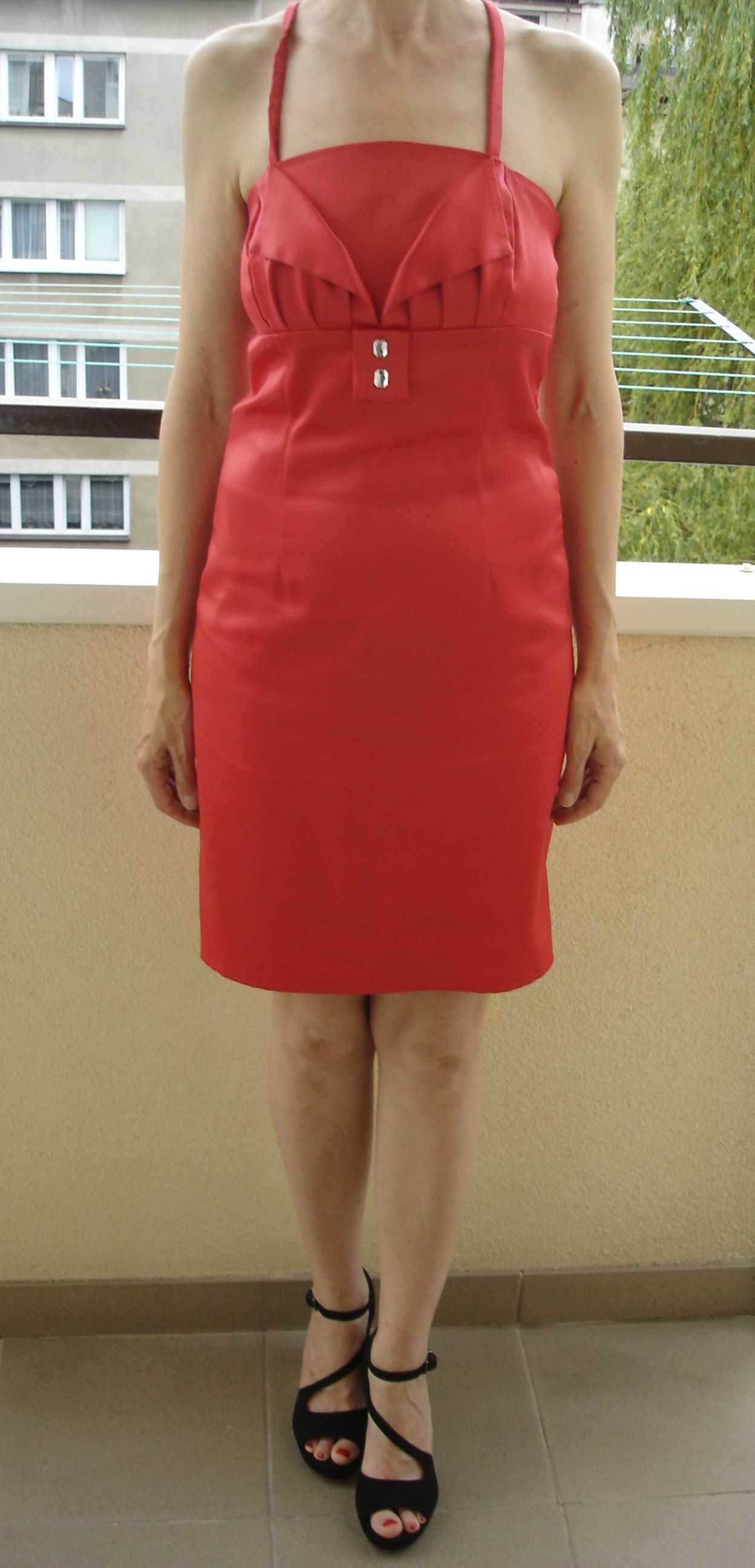 Czerwona sukienka, rozmiar S.