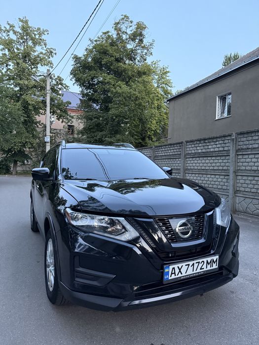 Продам автомобиль Nissan Rogue 2017 2.5 Газ