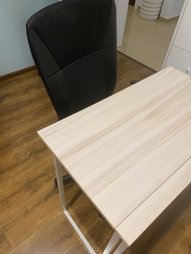 Zestaw krzeslo biurowe plus rozkladane biurko