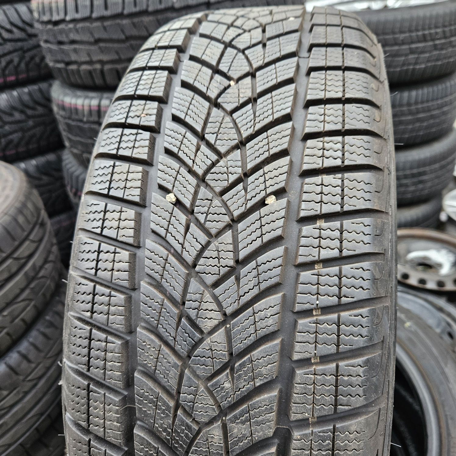 215/50R19 Goodyear UltraGrip Preformance + zimowe piękne 4szt rok2021