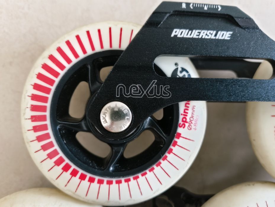 Szyny Powerslide Nexus 225 Trinity 3x90 mm koła Spinner