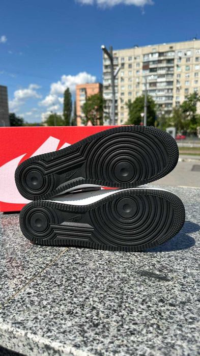 Nike Air Force One White/Black [EUR 41]