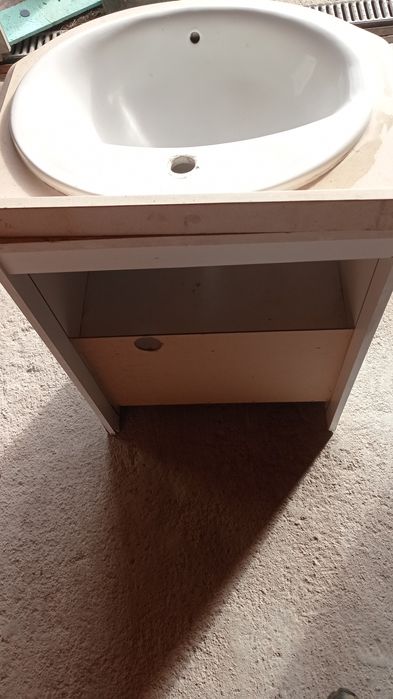 Vendo lavatório com armário