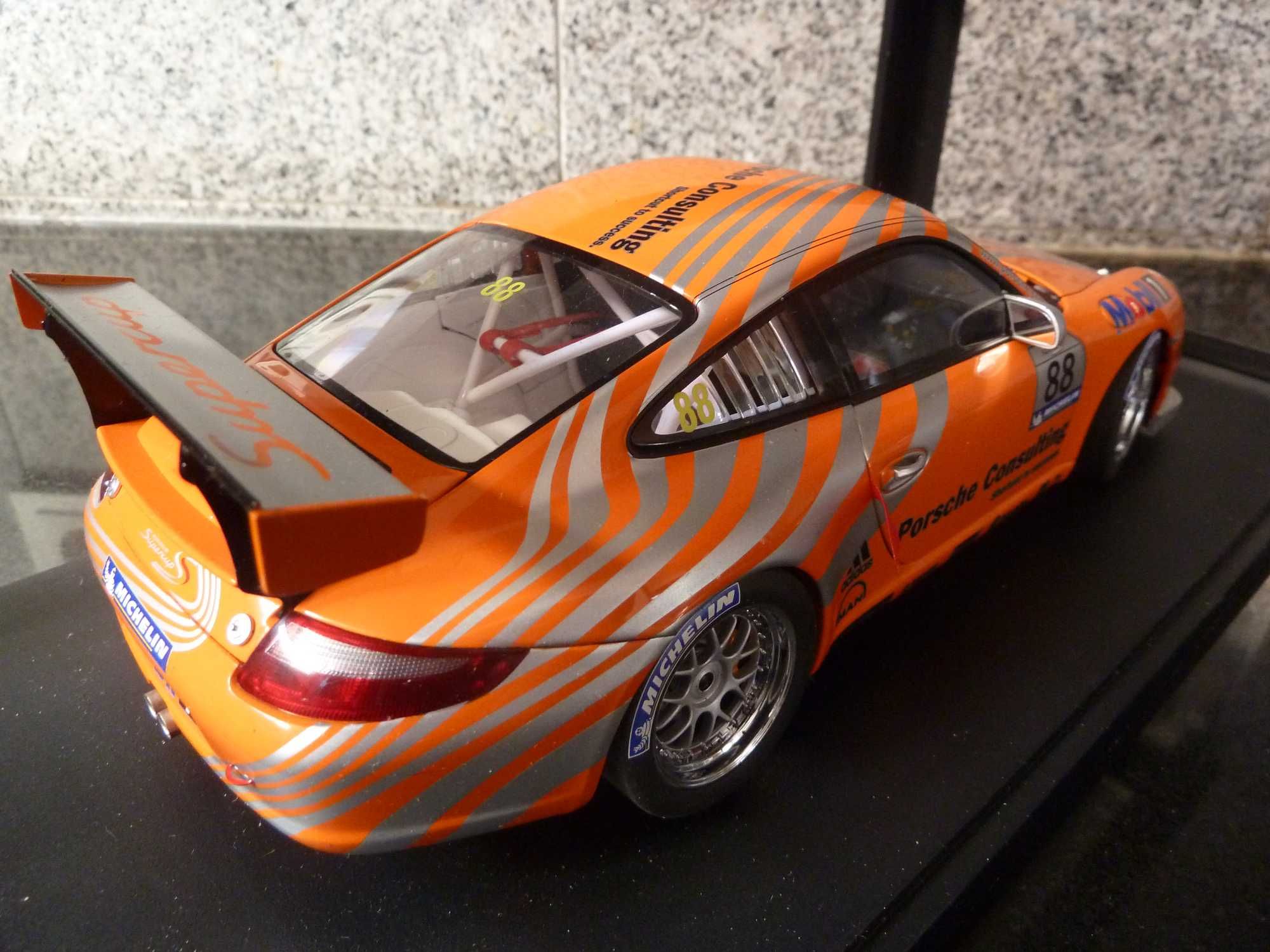 1:18 AutoArt Dealer Edition, Porsche 911 GT3 Cup, #88, Minichamps