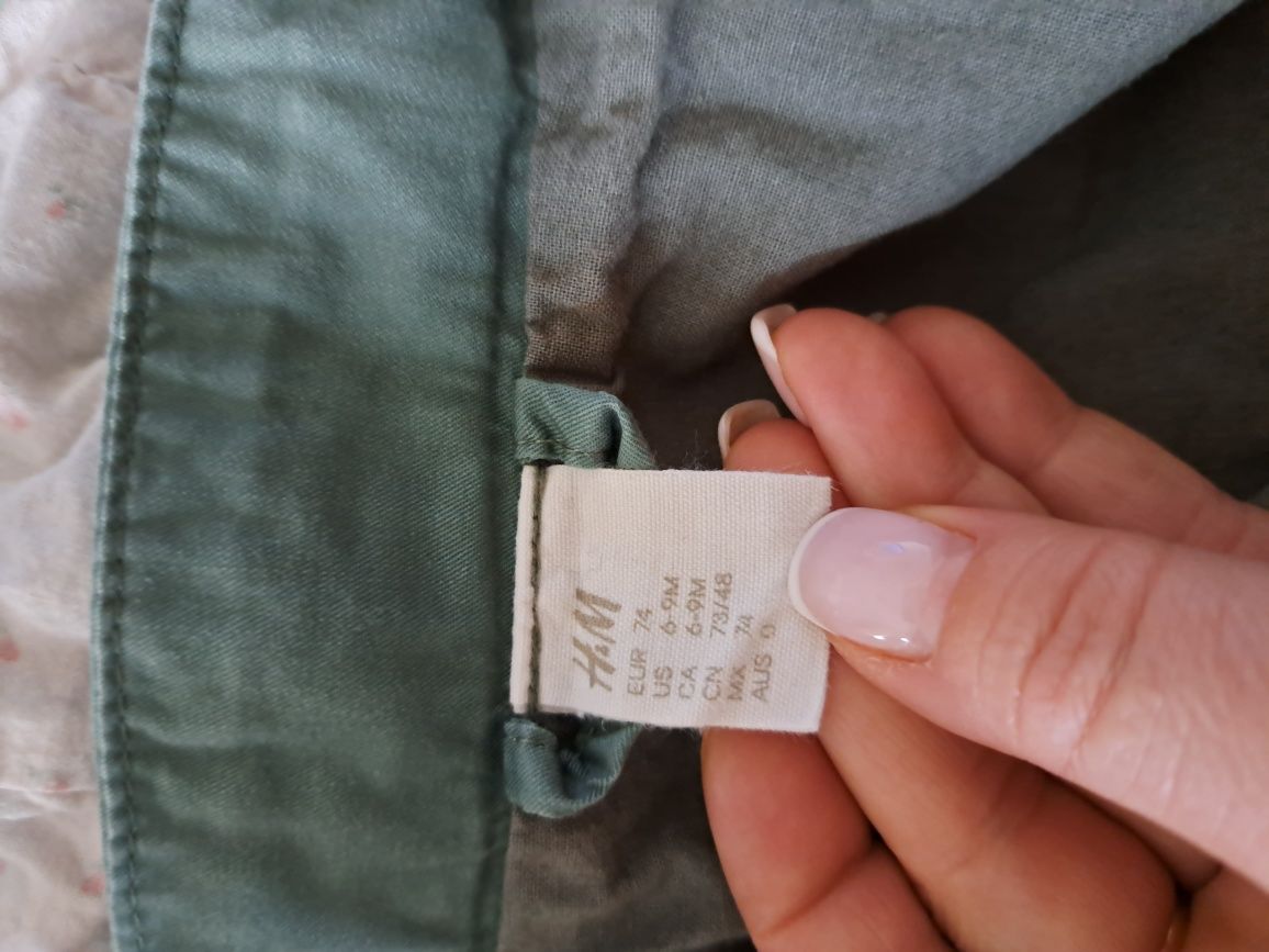 Płaszczyk na Wiosnę Jesień  firmy H&M rozmiar 74  kolor Khaki