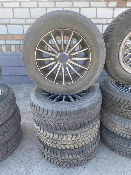 Продам титани з резиною і без
